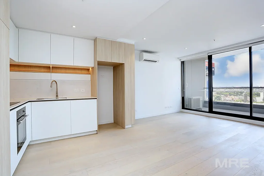 One Bedroom With Great Views!
