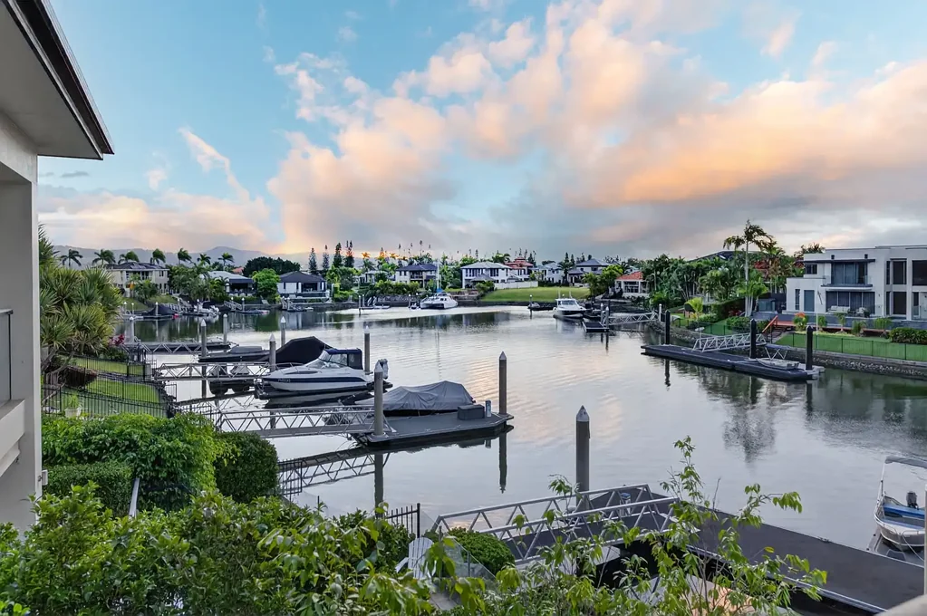 Hope Island 4غرفة نوم North-Facing Waterfront Living in Gracemere Quays – Premium Lifestyle, Exceptional Buying