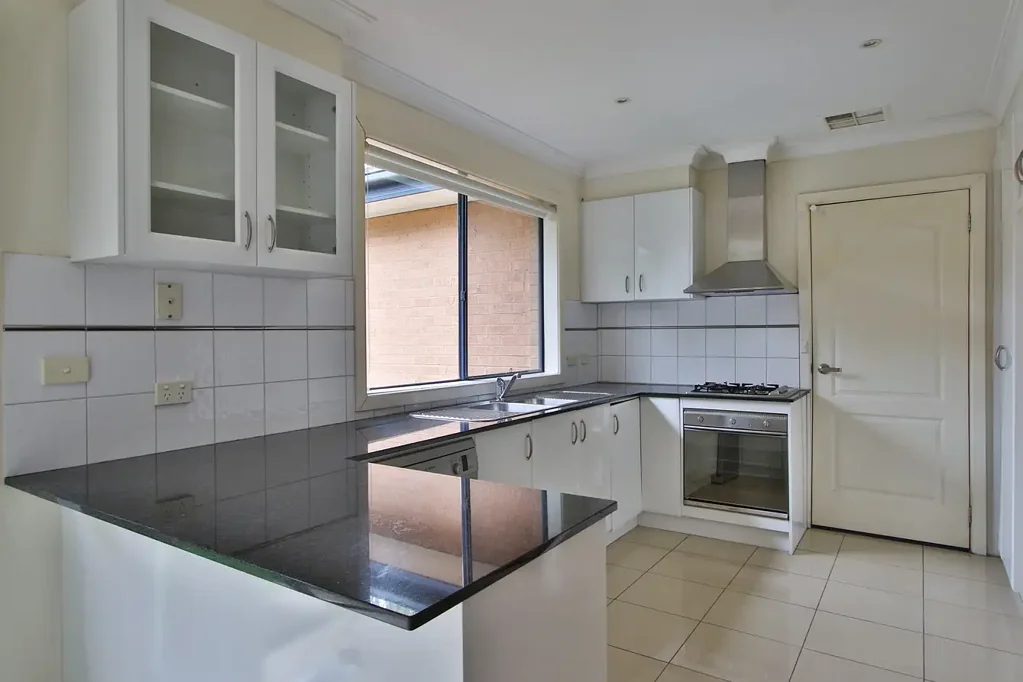 Bright & Spacious Three Bedroom Townhouse with Private Courtyard