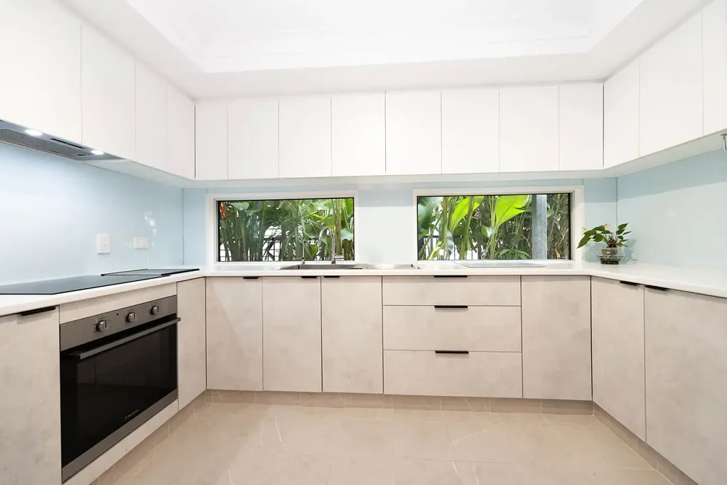 Eimeo 4 Slaapkamer FULLY RENTED DUAL LIVING PROPERTY - RENT RETURN $1065P/W
