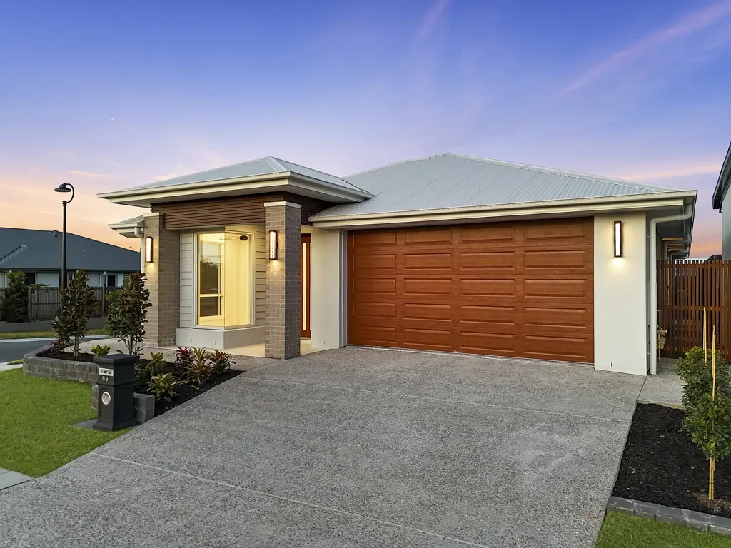 Greenbank 4Kwarto Brand New Family Home with Two Master Suites in Everleigh Estate