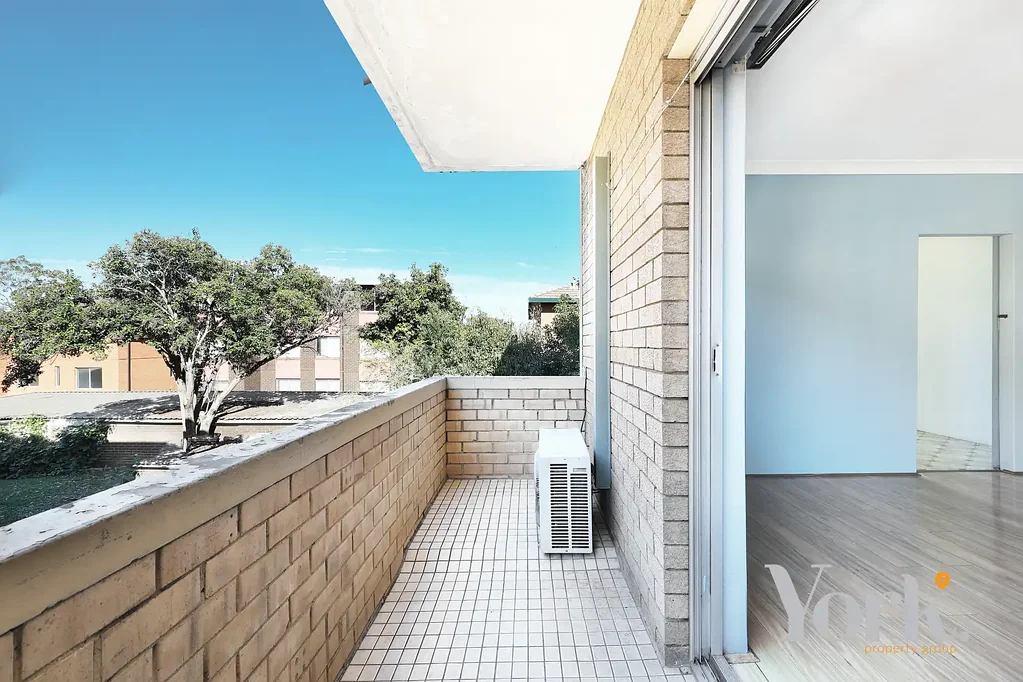 Convenient Living in a Prime Rosehill Location!