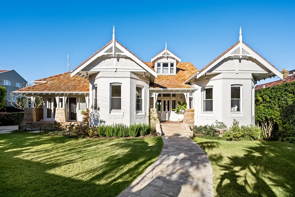Mosman 5 Bedroom Bespoke beauty, Federation grandeur and harbour views in Clifton Gardens