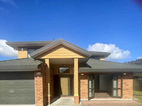 PAPAKURA, 4 BEDROOMS