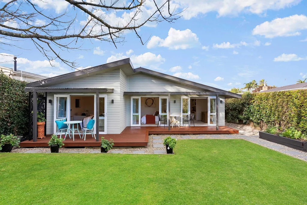 11 Janet Street, Sunnyhills, Manukau City, Auckland
