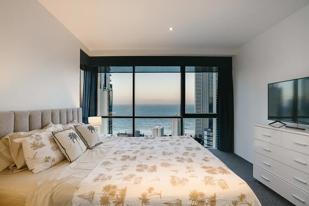 Surfers Paradise 3Kwarto Elevated Elegance; Panoramic Views Perched on Level 31