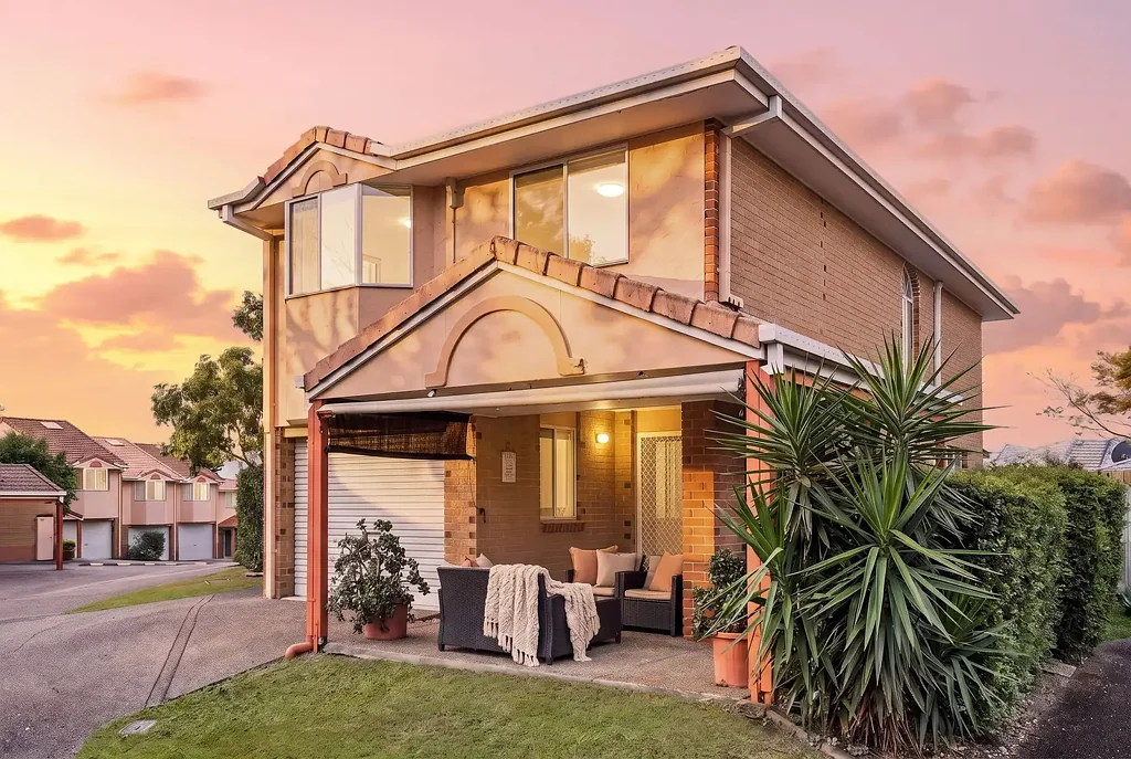 Riverhills 4房 Riverhills 宁静区域的轻松生活 EASY LIVING IN A QUIET RIVERHILLS POCKET