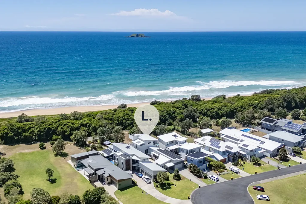 Sapphire Beach 4chambre A Rare Beachfront Residence in Sapphire Beach's Most Exclusive Estate