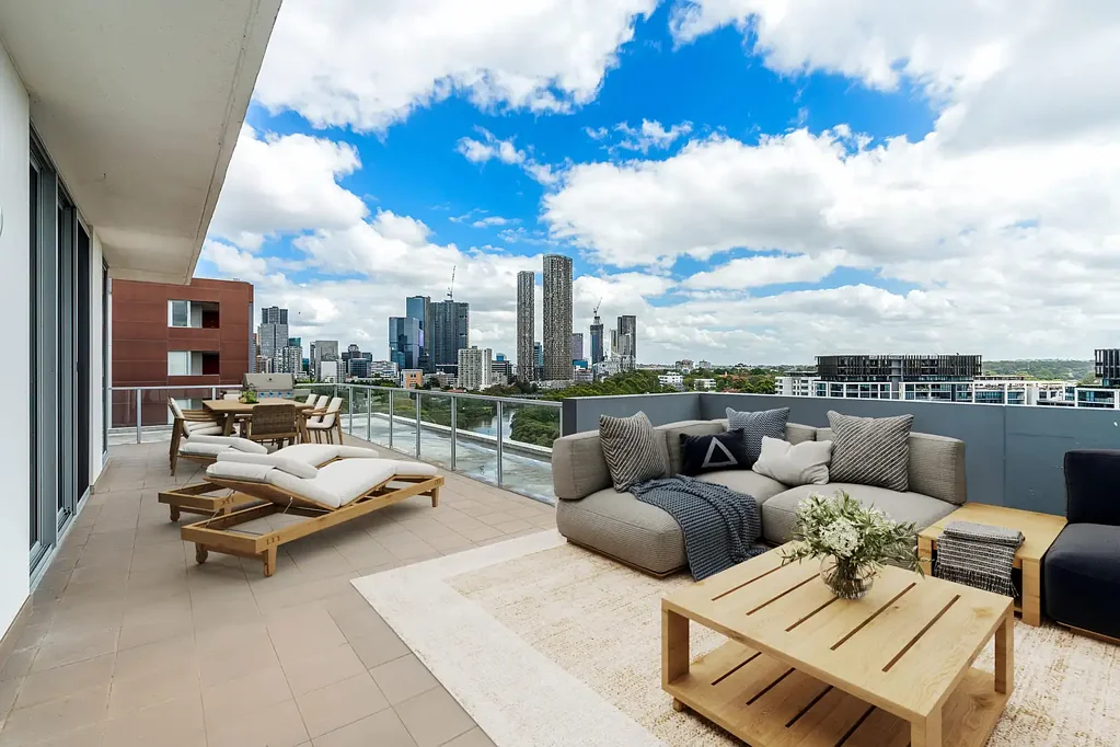 Parramatta 3침실 TOP FLOOR LARGE PENTHOUSE WITH SPECTACULAR 180° VIEWS - 300m²