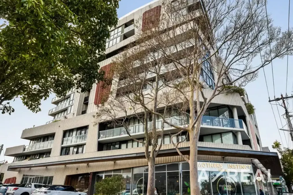 Sophisticated Two-Bedroom Apartment in the Heart of Elsternwick