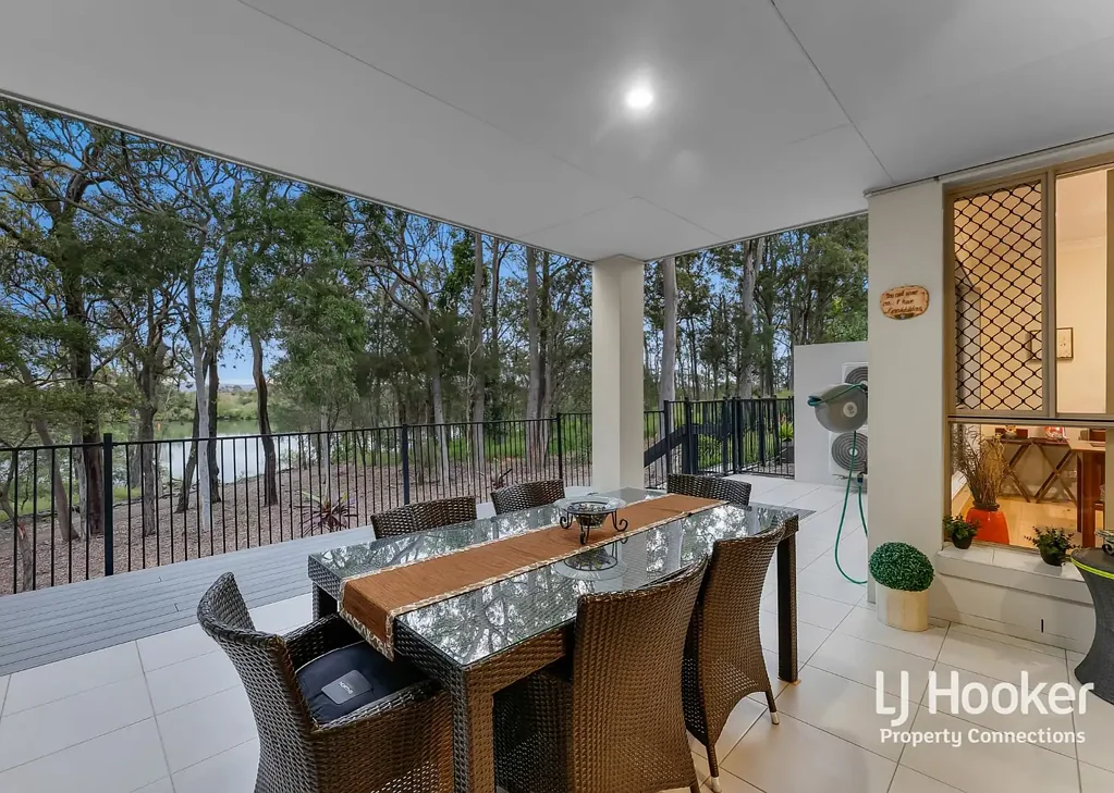 Murrumba Downs 3Kwarto RIVERSIDE LIVING WITH WATER VIEWS IN A SECURE GATED COMPLEX