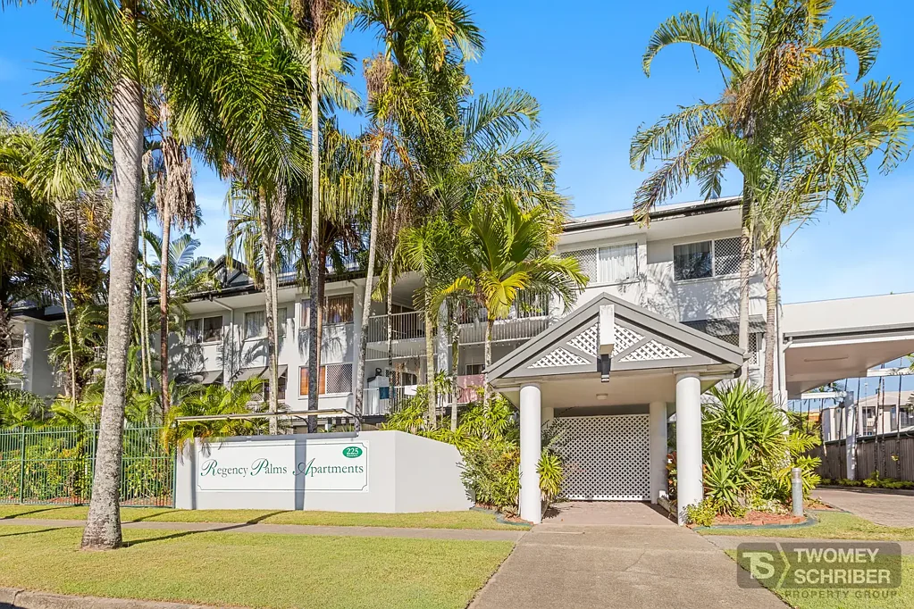 Furnished 2-Bedroom Apartment in Regency Palms Apartments