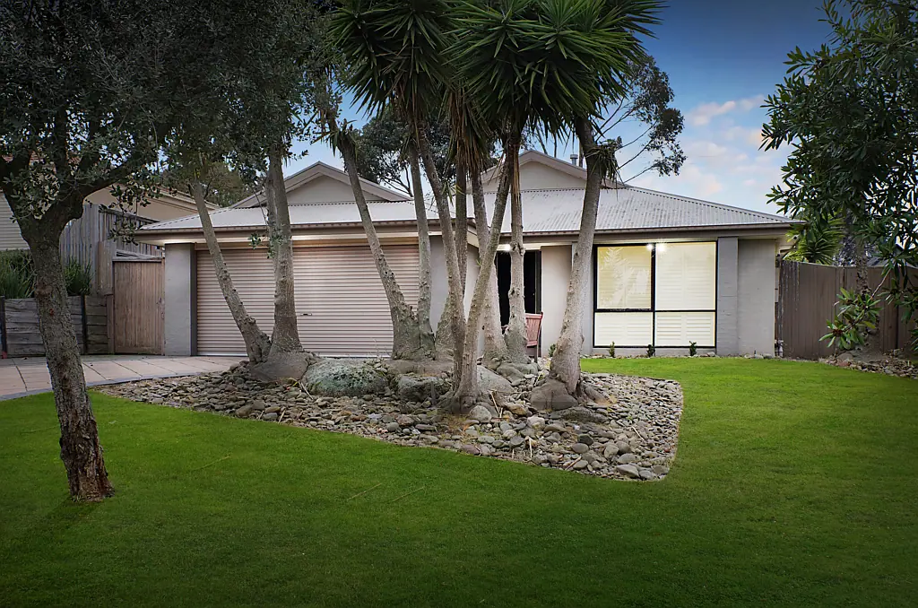 4 Castlehill Avenue, Greenvale, VIC 3059