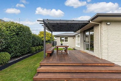 Modern Living in the Heart of Redwood