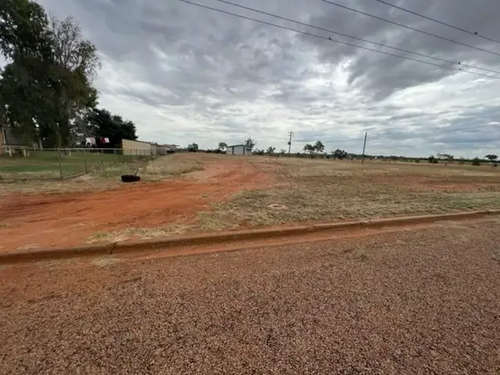 2 Miles Street, Jundah, QLD 4736