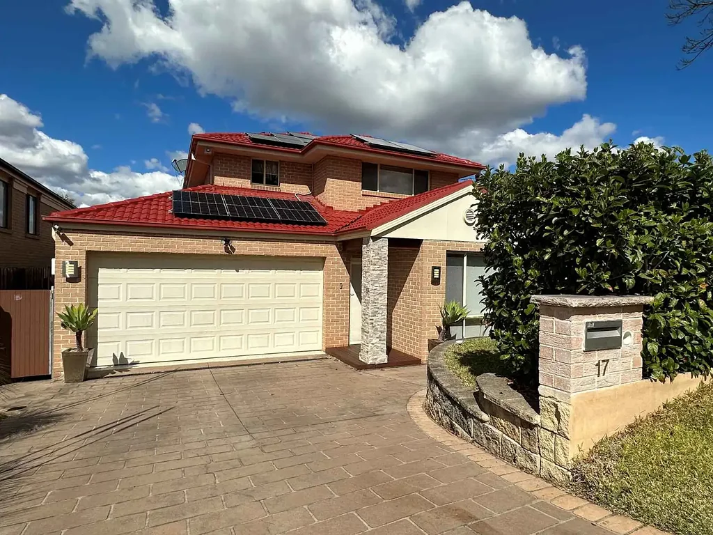 Beautiful 4 Bedroom Home - LOCATION !!!