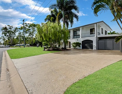 17 Bourke Street, Blacks Beach, QLD 4740, 4 침실, 2 욕실, House
