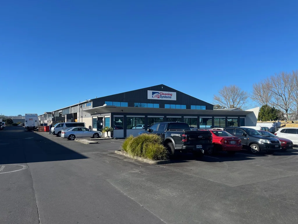 East Tamaki High-profile warehouse and office combo