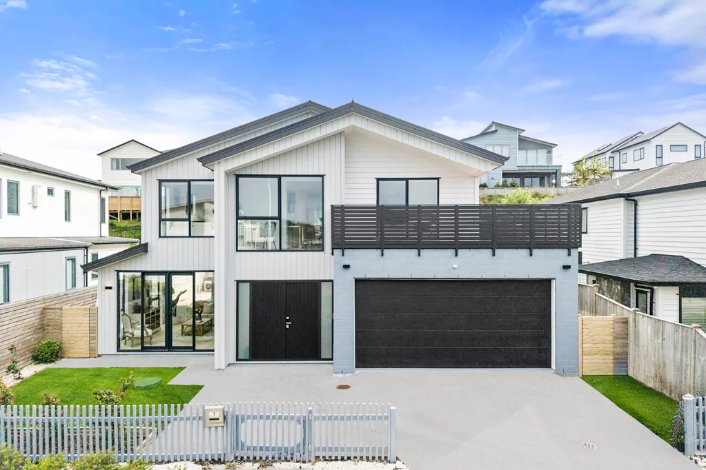 Long Bay 6ਬੈੱਡਰੂਮ Experience Elevated Coastal Living in Long Bay