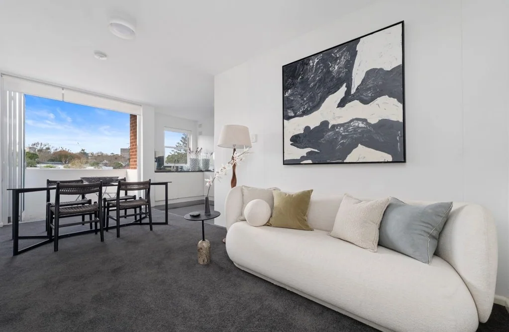 Light-Filled Retreat with Expansive District Views