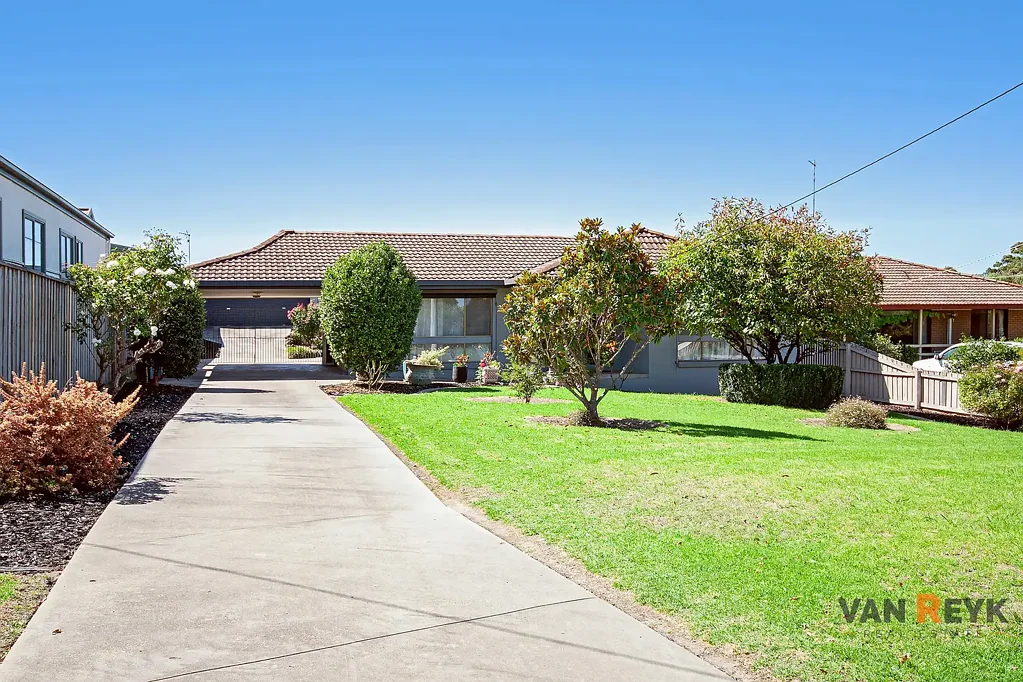 Lucknow 3房  Investment Opportunity - Renovated Home on Large Block with Excellent Vehicle Accommodation
