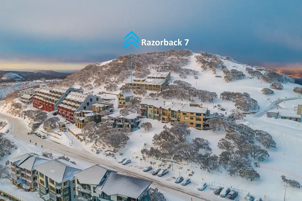 Hotham Heights 3 Bedroom Top Row Seats with Spectacular Eagle-Eye Views of the Ski Fields