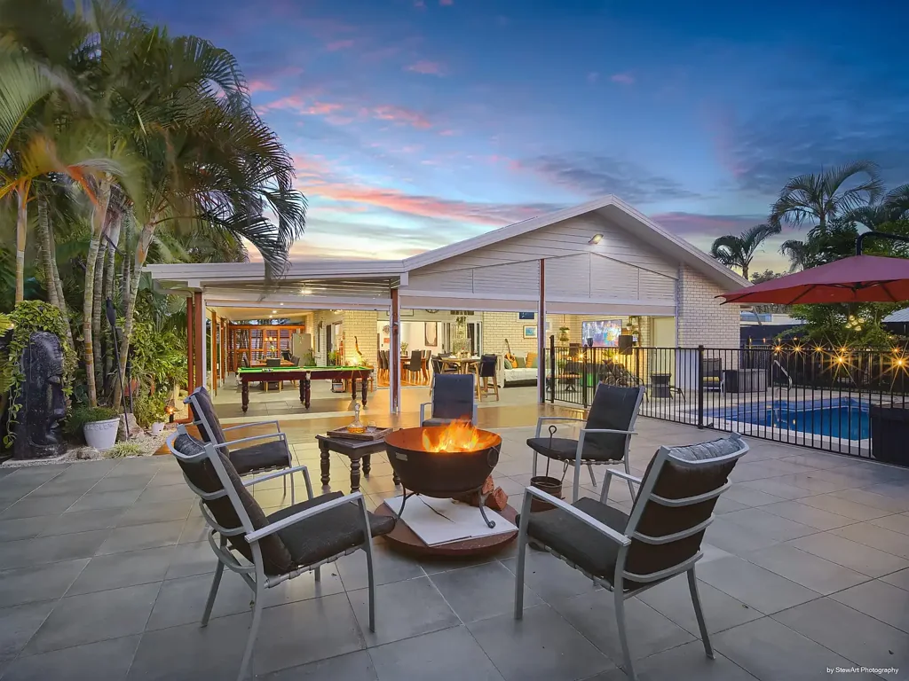 Urangan 3 Slaapkamer Resort Style Living - The Ultimate Entertainer !