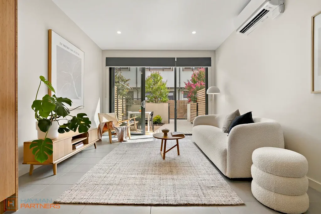 Dickson 2房  Modern Inner North Townhouse!