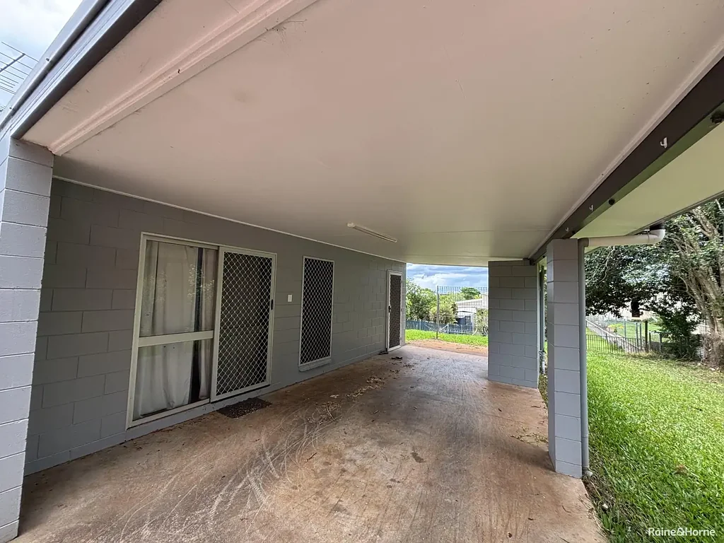 2 Bedroom Duplex Close to Town
