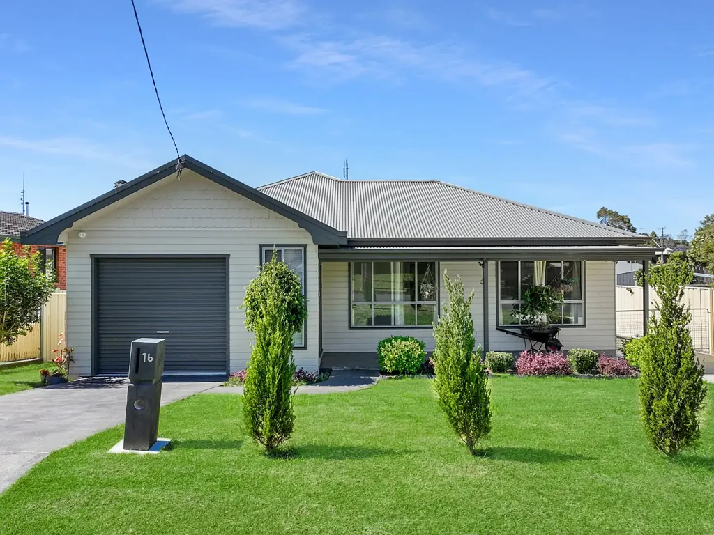 16 Elizabeth Avenue, Nowra, NSW 2541