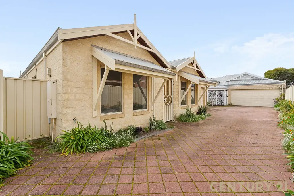 Carlisle 3Moenga HOMELY 3 BEDROOM, 2 BATHROOM HOME WITH SPACIOUS INTERNAL LIVING!!