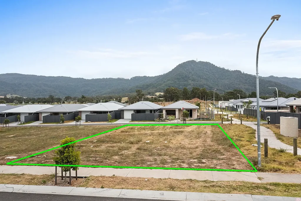 18 Gipsy Moth Street, Badagarang, NSW 2540