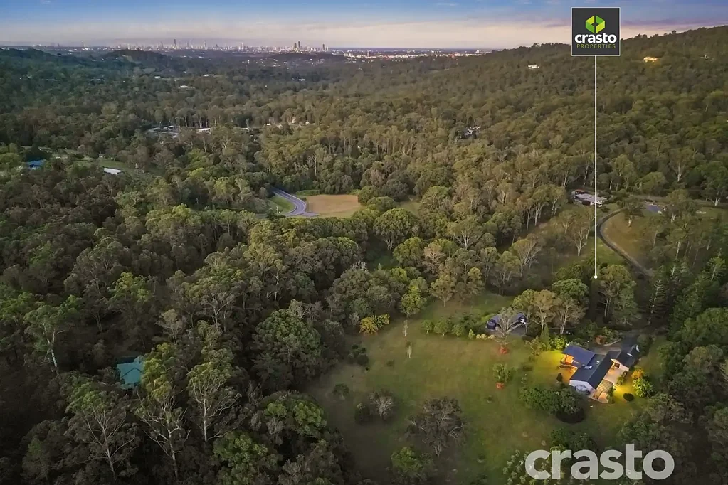 Mudgeeraba 7 Slaapkamer Over 10 Acres, Private Lifestyle Retreat with Dual Living, Creek Frontage, Sheds & Endless Appeal