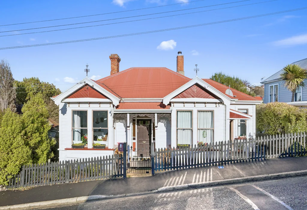 Mornington 3房  Character, Comfort, Convenience, All Combined