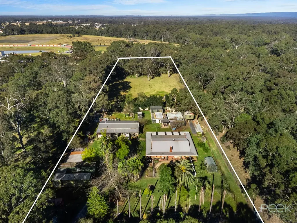 Londonderry 6 Bedroom Single level residence | Studio | 5.9 Acres | Swimming Pool