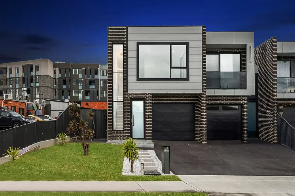 Lurnea 3ਬੈੱਡਰੂਮ Brand New, High-End Designer Living