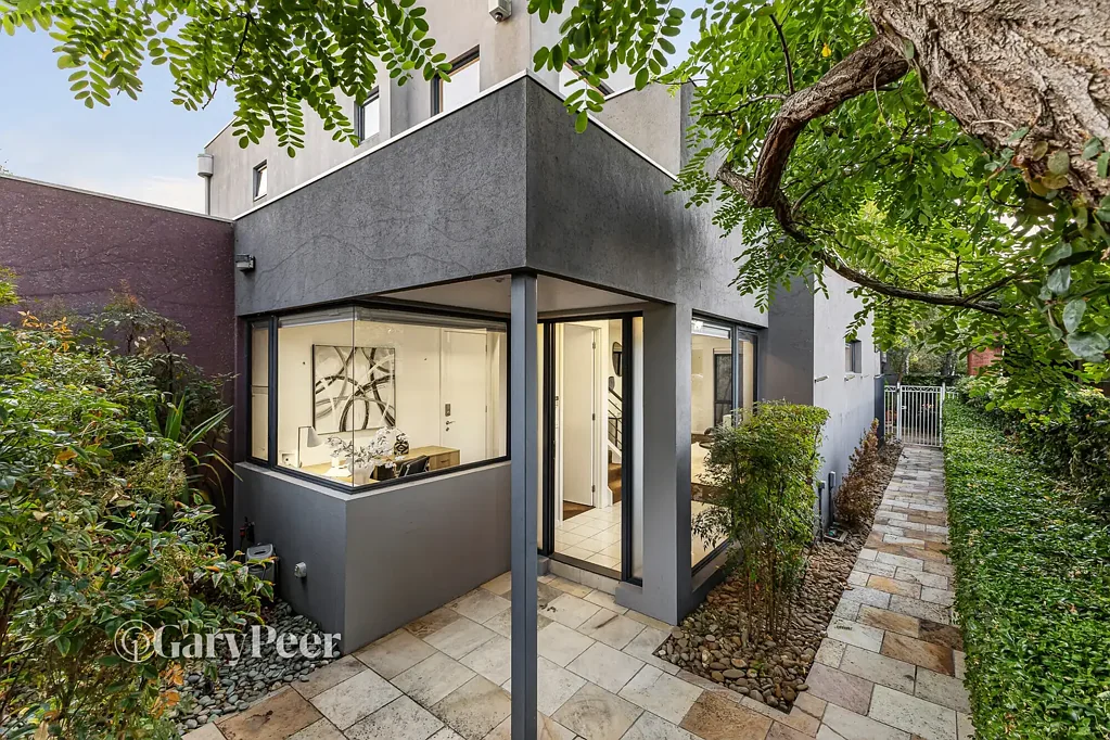 2/21 Allison Road, Elsternwick, VIC 3185