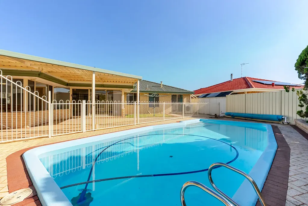 Waikiki 4غرفة نوم LARGE FAMILY LIVING WITH A POOL AND WORKSHOP