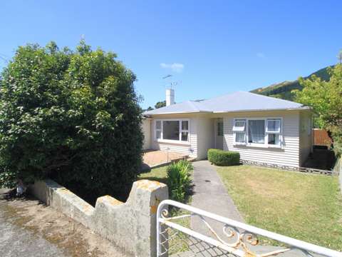 Tawa 4部屋 Family Home plus AirBNB Studio, Internal Garage