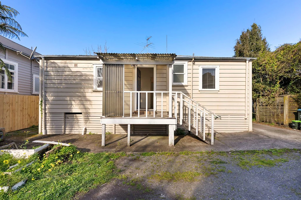 Spacious 2 Bedroom on Sandringham Road