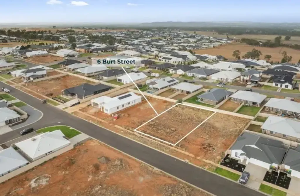 6 Burt Street, Gobbagombalin, NSW 2650