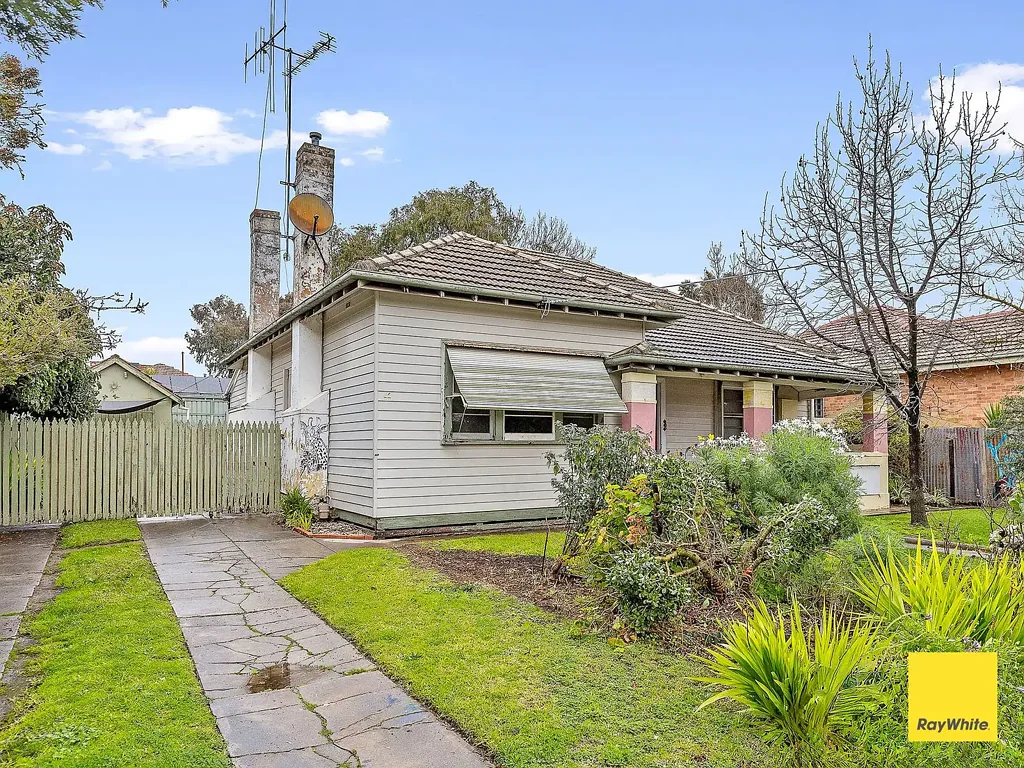 Kennington 3कमरा Prime Renovation Opportunity Close to Bendigo CBD