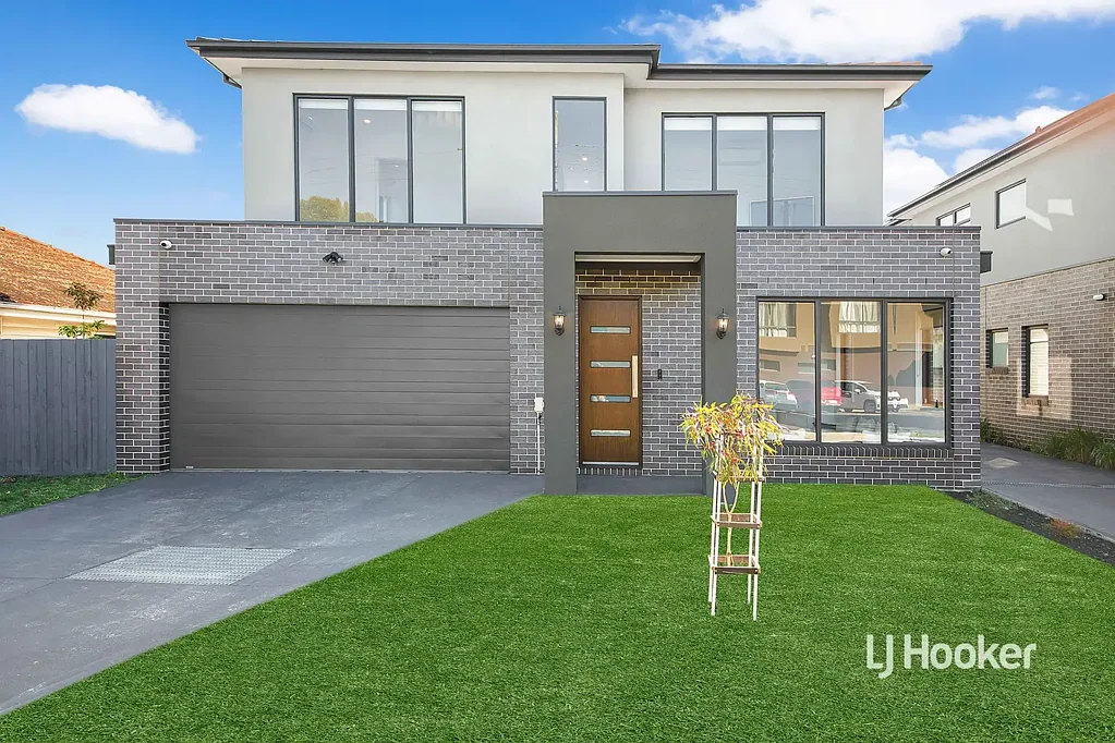 Dandenong North 4ਬੈੱਡਰੂਮ Modern Family Comfort with Dual Living & Prime Location