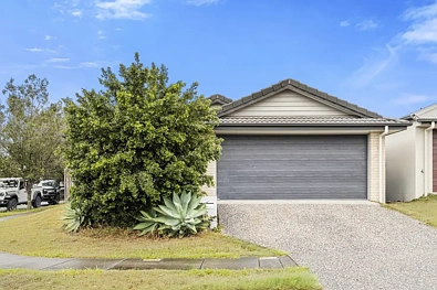 Logan Reserve 4 Bedroom Owner Occupiers or Investors pay Attention!!!!!