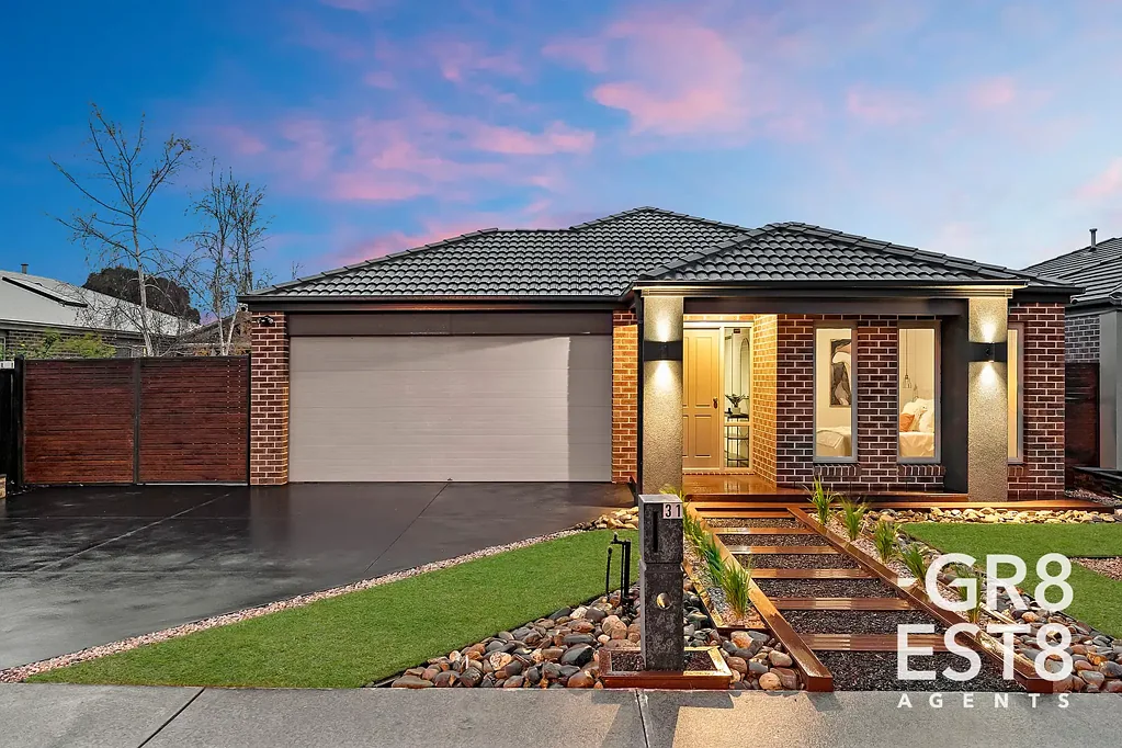 Cranbourne West 4 Bedroom The Ultimate Family Entertainer!