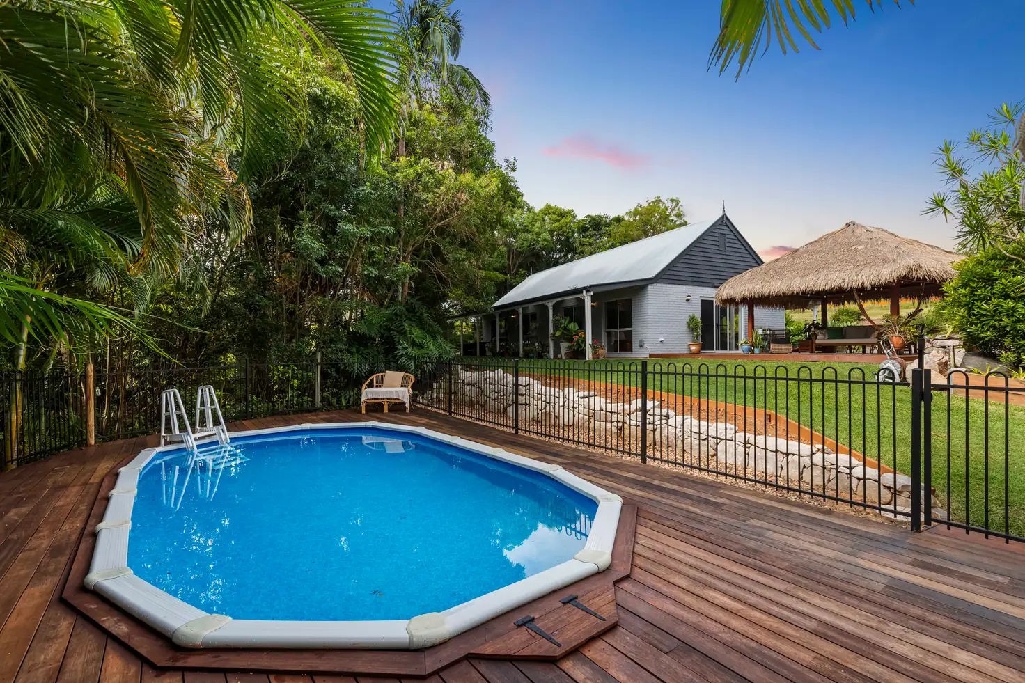 11 Littles Road, Glass House Mountains, Sunshine Coast, 5 રૂમ, 3 બાથરૂમ, House