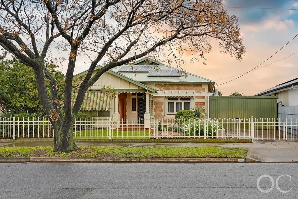 Largs Bay 3房  Open the Door to a Character Home With Endless Potential in Sought-After Largs Bay