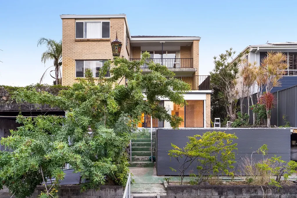 Waterfront living with Pool Access & Utilities Included