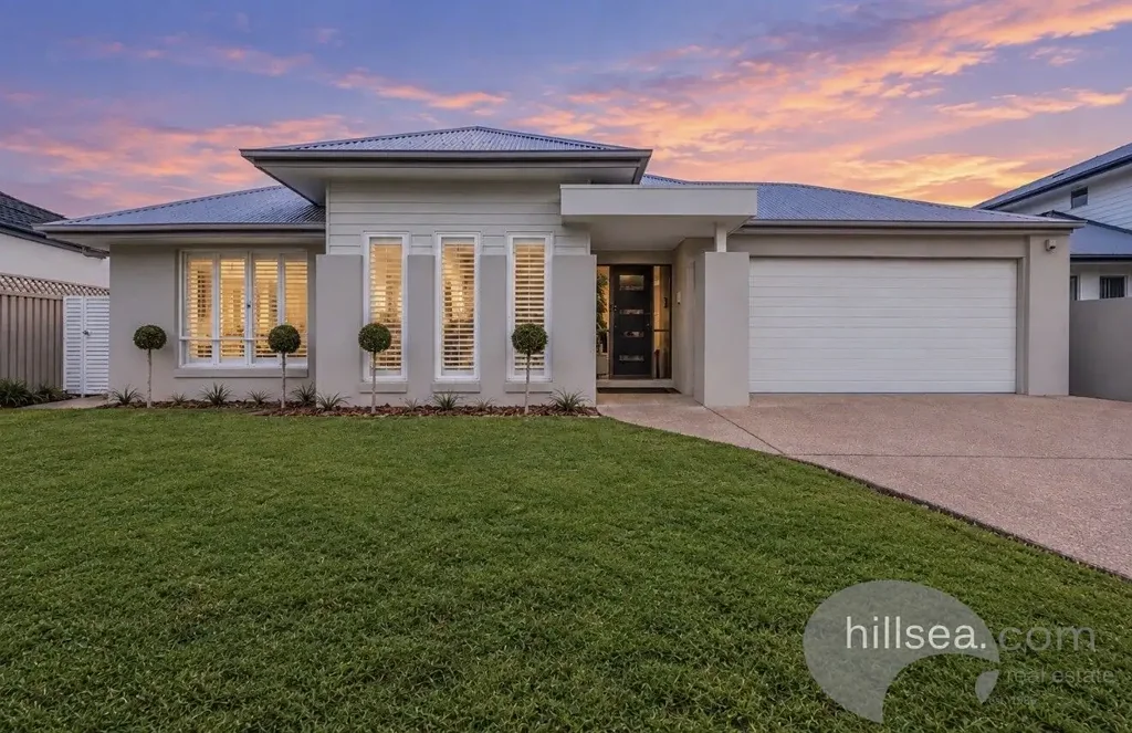 Hope Island 4 Bedroom THE QUIETEST STREET IN THE BEST NEIGHBOURHOOD WITH NO BODY CORPORATE!