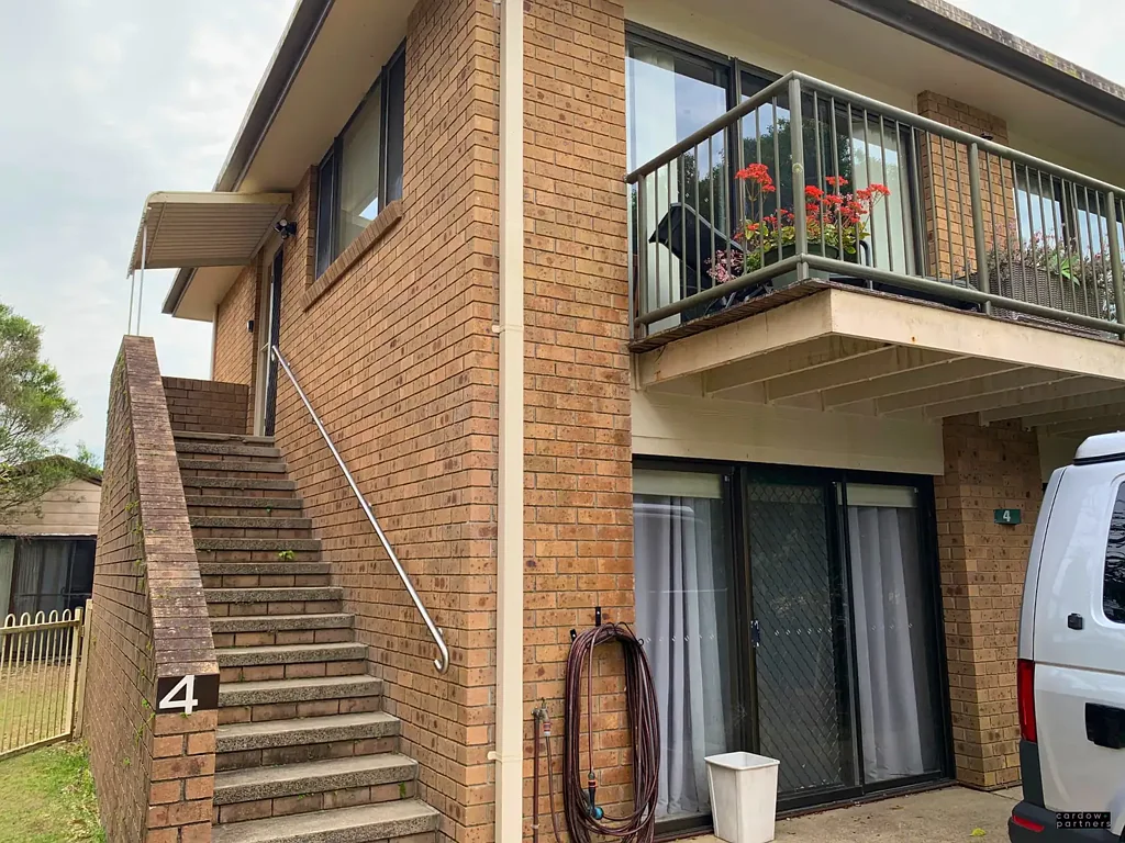 EASY LIVING BY THE BEACH